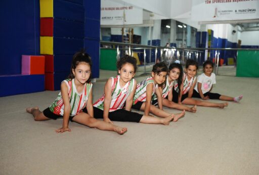 Karşıyaka Belediyesi tarafından düzenlenen Kış Spor Okulları için kayıtlar başladı.