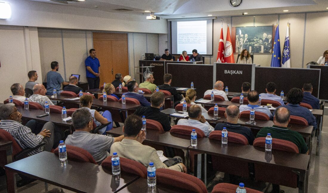 Yol boyu ticaret talebi Karşıyaka Meclisi’nde Yol boyu ticaret talebi Karşıyaka Belediye Meclisi gündemine taşındı. 857