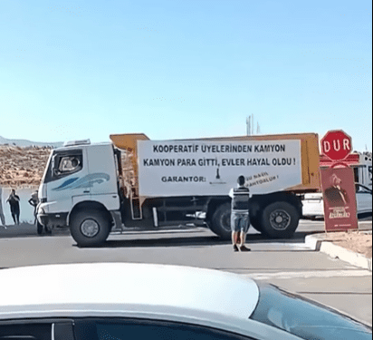 İzmir Büyükşehir Belediyesi'ne yönelik kooperatif yolsuzluğu davası devam ederken, mahkeme