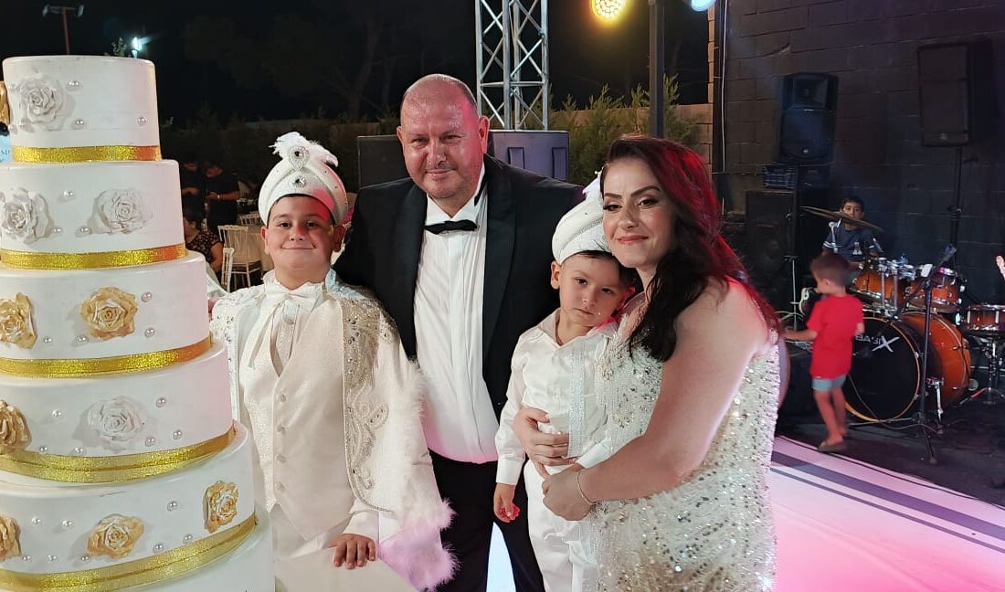 Menderes Belediye Başkanı İlkay Çiçek’in oğulları Mehmet Efe ve Umut