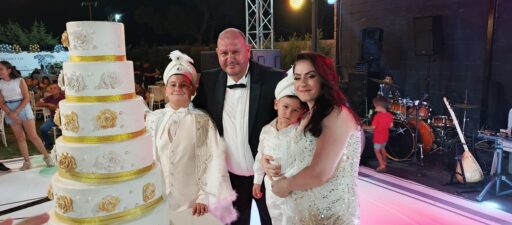 Menderes Belediye Başkanı İlkay Çiçek’in oğulları Mehmet Efe ve Umut