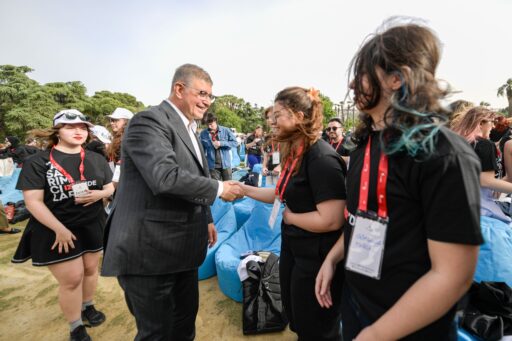 Öğrenciler Dijital Kartla İzmir'de Ulaşım Kolaylığı Yaşıyor