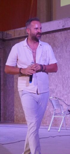 Özcan Beylan ve Sanatçılardan Sokak Hayvanlarına Özel Konser