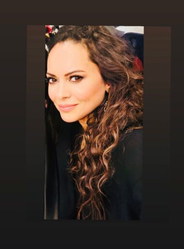 Bir sabah pencereyi açtığınızda yüzünüze çarpan şeyin kuş cıvıltıları değil