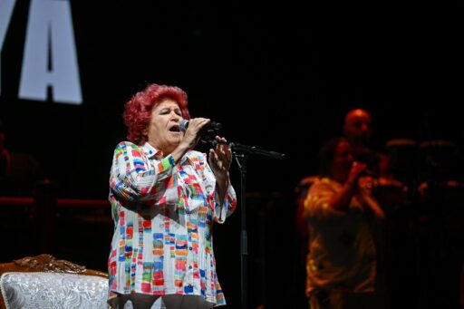 İzmir Enternasyonal Fuarı Çim Konserleri'nde Selda Bağcan rüzgarı esti! Usta