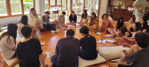 Taş, Ses, Beden Atölyesi ile Gençler Doğadan İlham Alarak Seslerini Keşfediyor