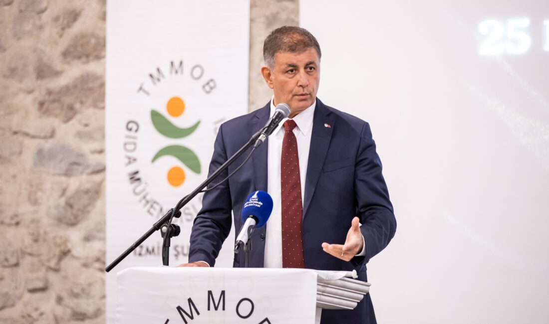 İzmir Büyükşehir Belediye Başkanı Cemil Tugay, Gıda Mühendisleri Günü etkinliğinde