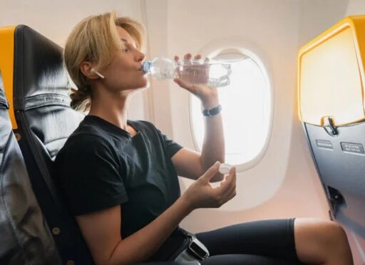 Ulaştırma ve Altyapı Bakanı Abdulkadir Uraloğlu, uçaklarda yolculara en az