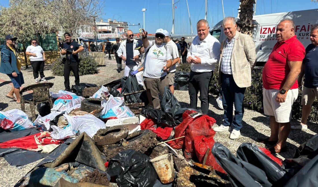 Uluslararası Kıyı Temizleme Günü kapsamında Urla'da düzenlenen etkinlikte, TURMEPA ve