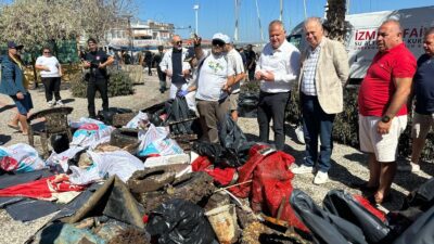 Uluslararası Kıyı Temizleme Günü kapsamında Urla'da düzenlenen etkinlikte, TURMEPA ve