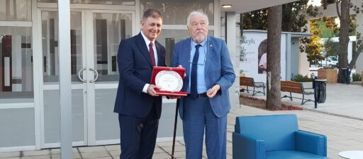 Tarihçi Prof. Dr. İlber Ortaylı’nın adını taşıyan İzmir’in yeni kütüphanesi