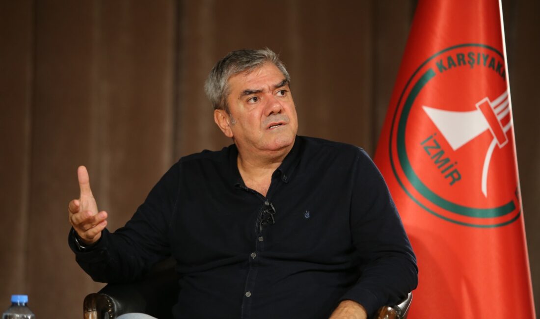 Düzenlenecek panelde usta gazeteciler Yılmaz Özdil ve Korcan Karar, Karşıyakalılarla