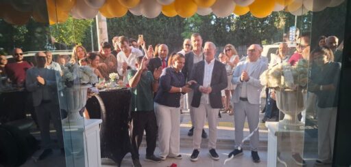 Türkiye'nin lider fotoğraf stüdyosu Zümrüt Fotoğrafçılık, İzmir Göztepe'de yeni şubesini