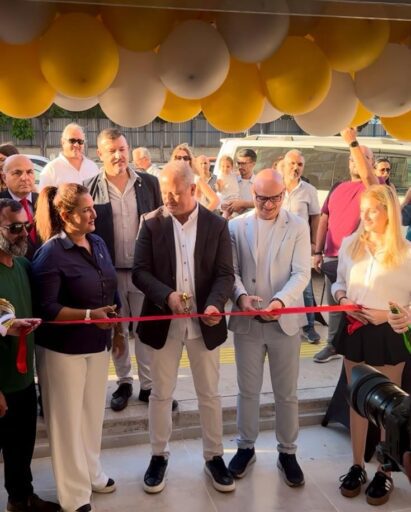 Zümrüt Fotoğrafçılık Göztepe'de Yeni Şubesiyle İzmir'de Büyüyor