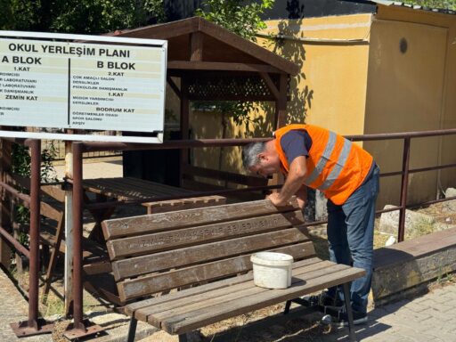 Yeni eğitim-öğretim yılına sayılı günler kala Çiğli Belediyesi, ilçedeki okullarda