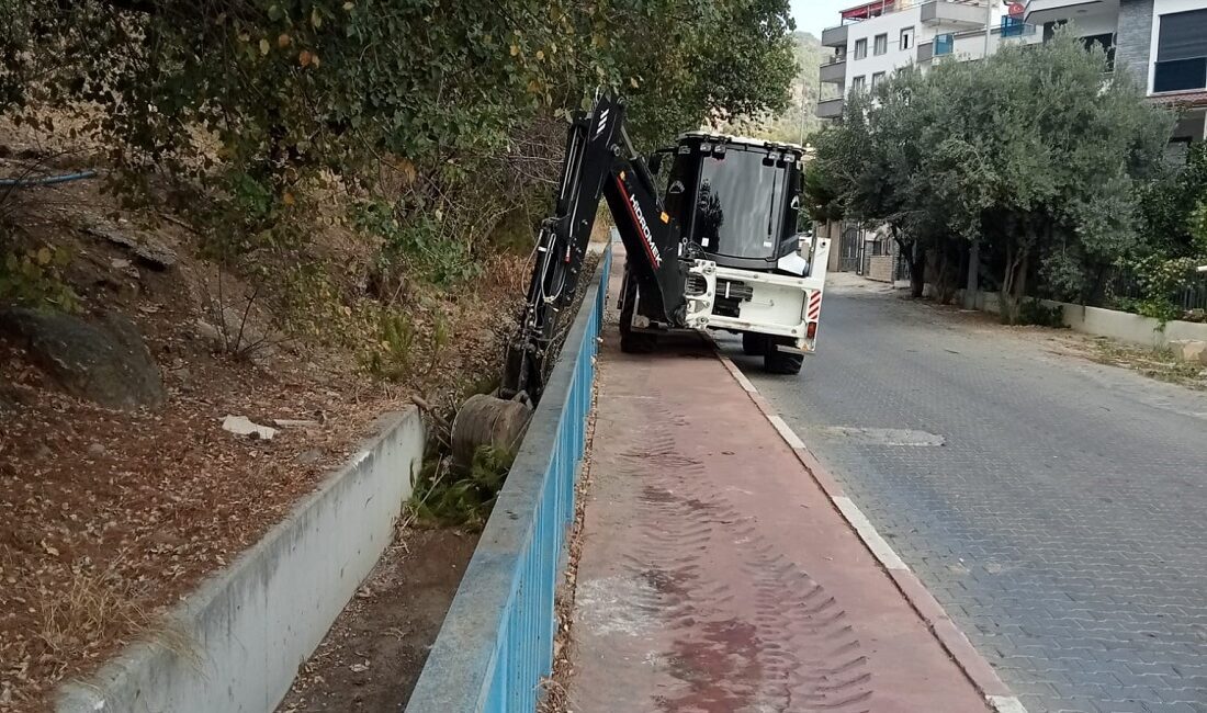 Başkan İlkay Çiçek Vurguladı: Vatandaş Güvenliği Öncelik; Menderes’te Kış Öncesi Kanal ve Dere Temizliği Hız Kesmiyor Menderes Belediyesi, artan yağışlar öncesi İZSU ile iş birliği yaparak