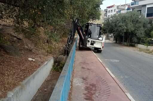 Menderes Belediyesi, artan yağışlar öncesi İZSU ile iş birliği yaparak