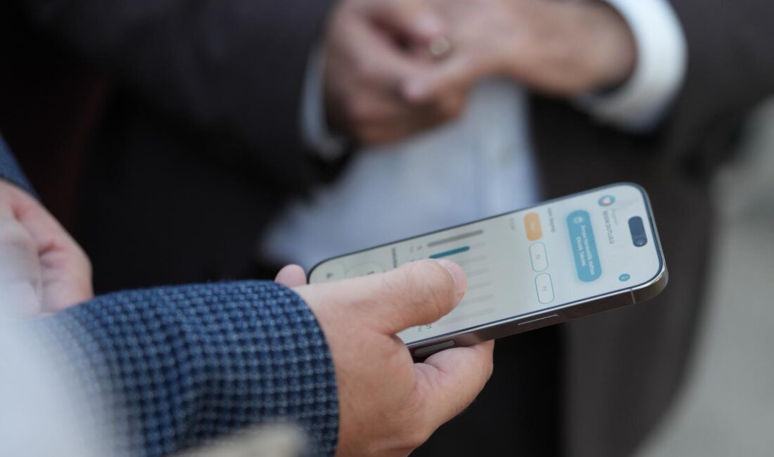 Manisa’da sağlıklı yaşam, ‘Adımla Manisa’ uygulaması tanıtıldı Manisa Büyükşehir Belediyesi'nin yeni mobil uygulaması