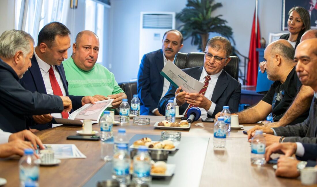 Türkiye’nin Sayılı Ayakkabı Üretim Merkezinde 47 Ülkeden Alıcı Ağırlanıyor: Tugay, Dünya Pazarındaki Payı Artırma Adımlarını Konuştu İzmir Büyükşehir Belediye Başkanı Dr. Cemil Tugay ve Bornova Belediye