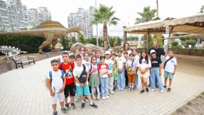 Karşıyaka Belediyesi’nin kapsamlı yenileme çalışmalarıyla modern bir görünüme kavuşan Evrensel