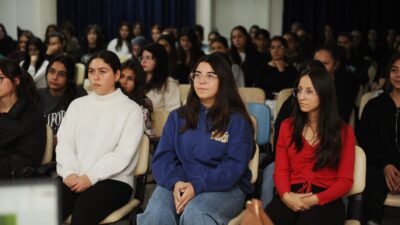 Karşıyaka Belediyesi, KARGEM’de kız öğrencilere “Kadın Sağlığı ve Menstrual Döngü”