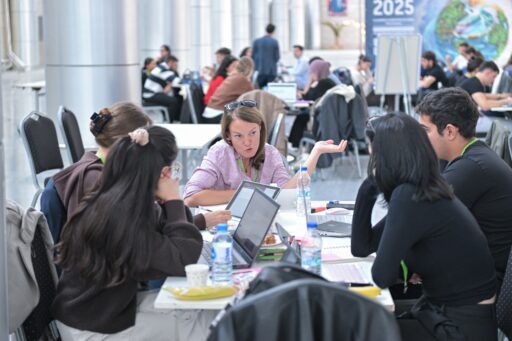 İzmir Büyükşehir Belediyesi ev sahipliğindeki LOGISTECH fuarında düzenlenen DEKATHON 2025’te