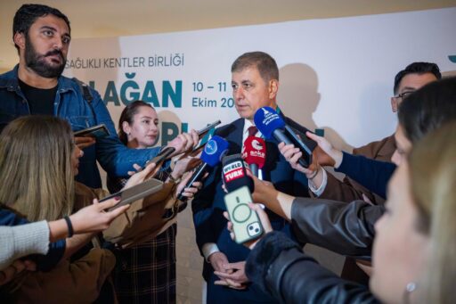 İzmir Büyükşehir Belediye Başkanı Dr. Cemil Tugay, Harmandalı'nın kapatılması yönünde