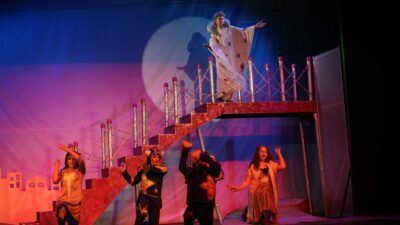 Karşıyaka Belediye Tiyatrosu, 4 Ekim’de ‘Batakhane Güzeli’ ile sezonu açıyor.