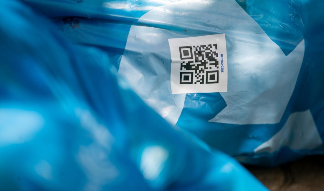 İzmir Büyükşehir Belediyesi’nden Dijital Dönüşüm Hamlesi: “Dönüşüme Evde Başla” Mobilde İzmir Büyükşehir Belediyesi’nin “Dönüşüme Evde Başla” projesi artık mobil uygulamayla