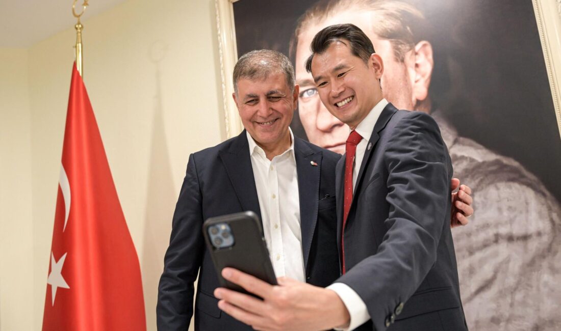 İzmir, “Yaşlı Dostu Şehir” Sertifikasıyla Dünya Standartlarında İzmir, Dünya Sağlık Örgütü tarafından “Yaşlı Dostu Şehir” olarak tescillendi.