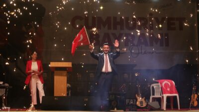 Bayraklı’da 29 Ekim Cumhuriyet Bayramı’nın 102. yılı kortej yürüyüşü, konserler