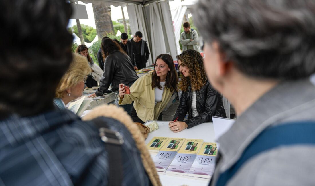 6. İzmir Kitap Fuarı Kültürpark’ta başladı. Başkan Cemil Tugay, “Askıda