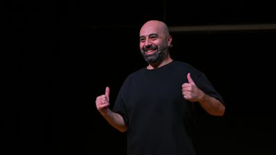 Yağmura rağmen İZKİTAP’ta büyük ilgi vardı. Tahsin Hasoğlu’nun tek kişilik