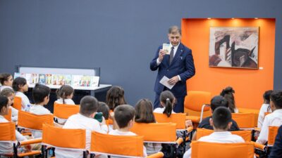 Başkan Cemil Tugay, Fuat Köprülü İlkokulu öğrencileriyle İlber Ortaylı Kütüphanesi’nde