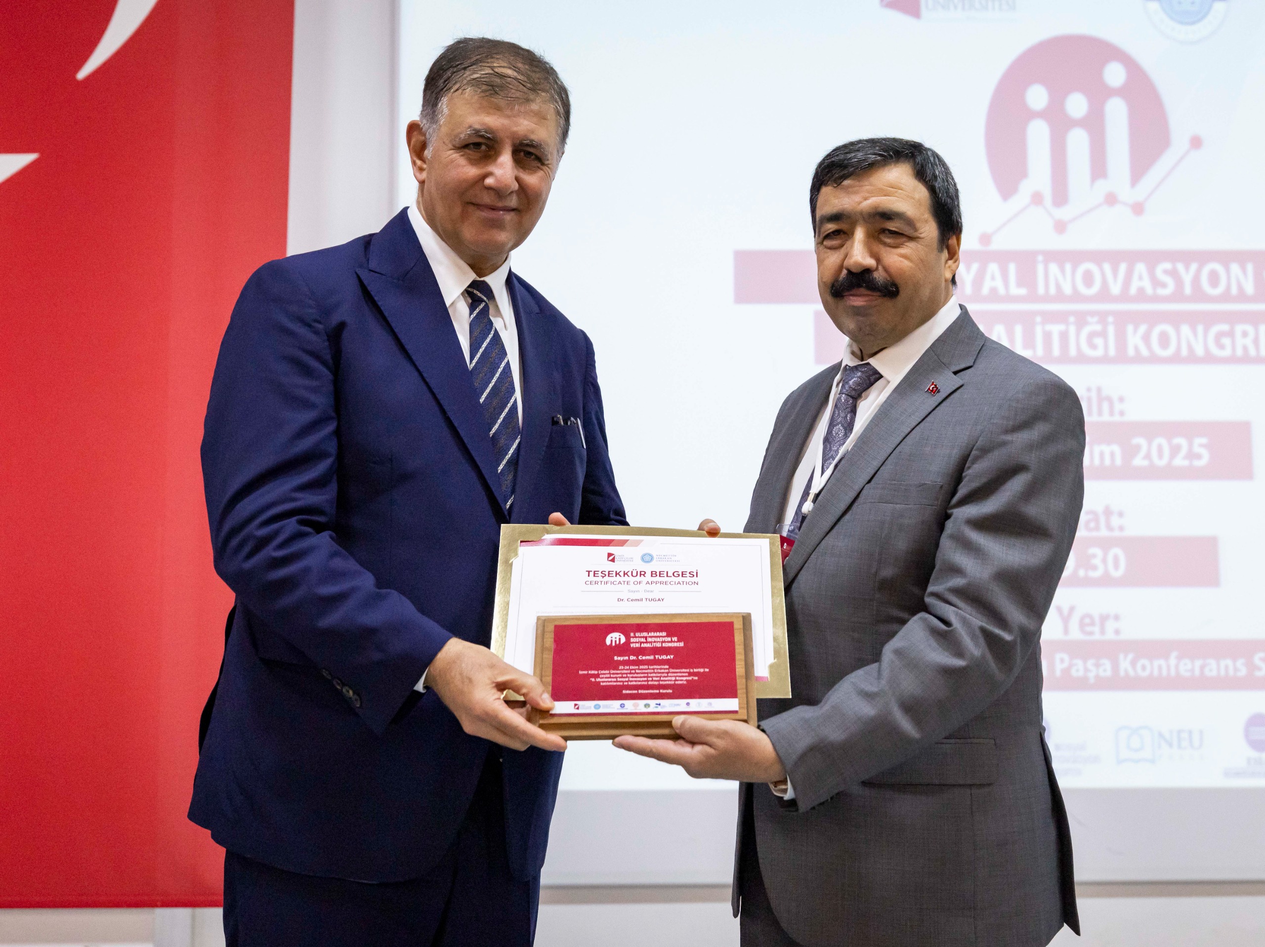 Başkan Tugay, inovasyonu belediyede kültür haline getirdiklerini belirtti: “Sırtımızı bilime