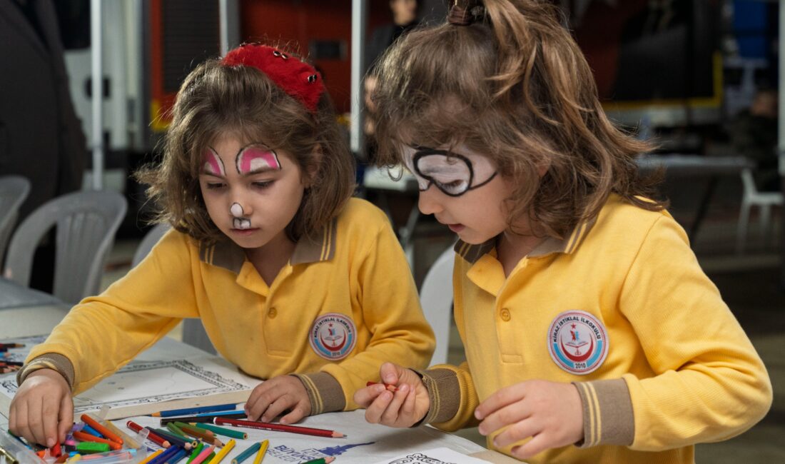 İzmir Büyükşehir Belediyesi’nin “Cumhuriyet Her Yerde” etkinlikleri Kiraz’da yoğun katılımla