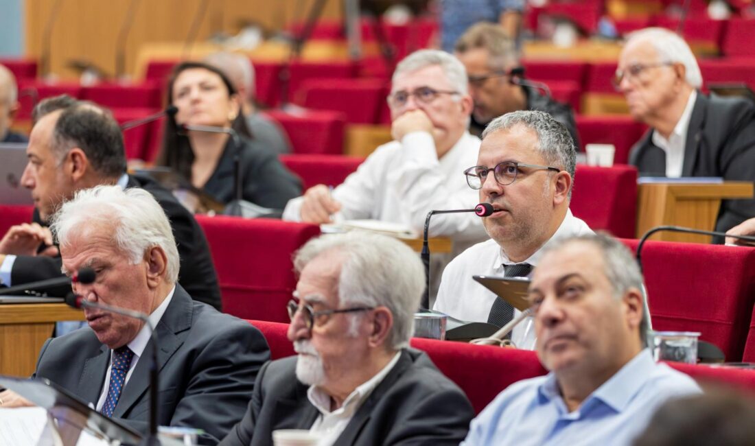Kemeraltı’nın Geleceği Konuşuldu: Başkan Tugay “Kemeraltı Herkes İçin Çekici Bir Yer Olacak” Başkan Cemil Tugay, Kemeraltı’nın geleceği için düzenlenen toplantıda “Kemeraltı yakın