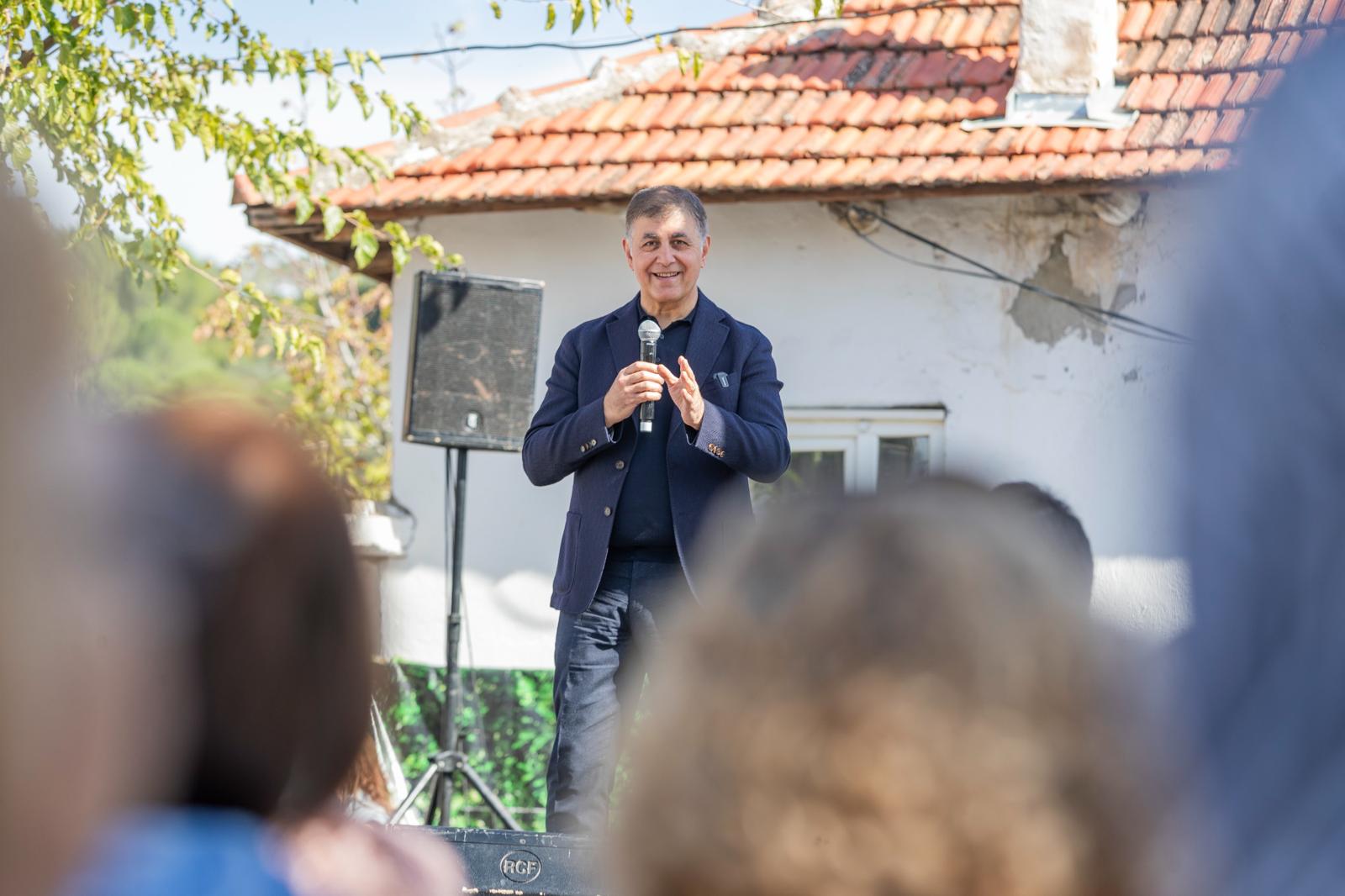 Başkan Cemil Tugay, Torbalı’daki Zeytin Festivali’nde üreticilere “Markalaşın, asla yalnız
