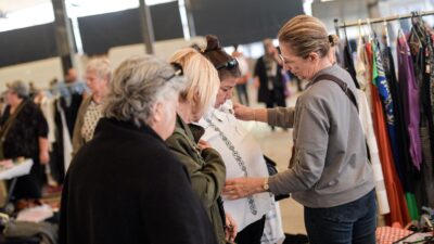 İzmir Büyükşehir Belediyesi’nin başlattığı İkinci El Pazarı projesi 5 ilçede