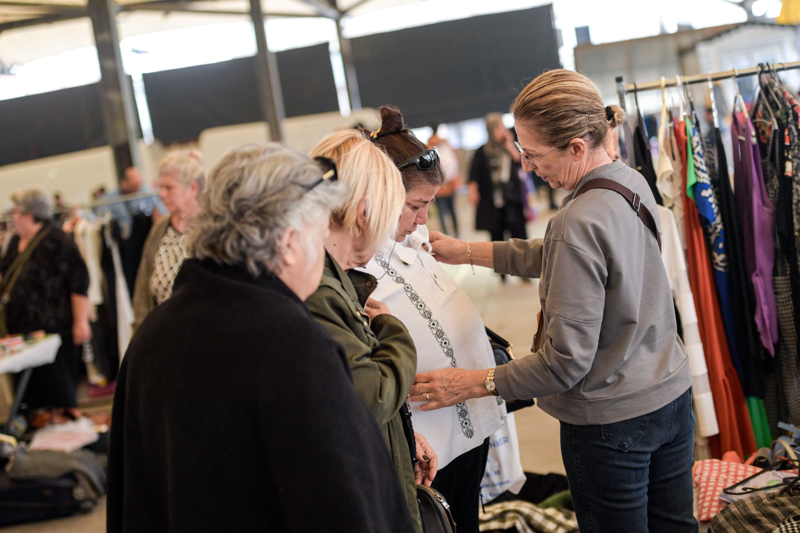 İzmir Büyükşehir Belediyesi’nin başlattığı İkinci El Pazarı projesi 5 ilçede