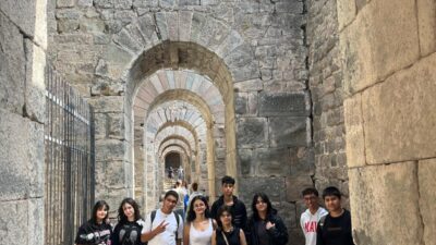 Çiğli Dil Destek Merkezi öğrencileri, Pergamon Antik Kenti’nde İngilizce konuşma