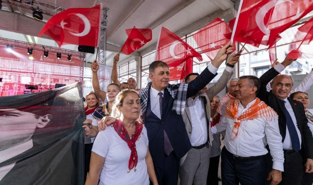 Başkan Cemil Tugay’dan 29 Ekim Mesajı: “Cumhuriyet Karanlığa Meydan Okuyuştur!” Başkan Cemil Tugay, 29 Ekim mesajında “Cumhuriyet karanlığa meydan okuyuştur”