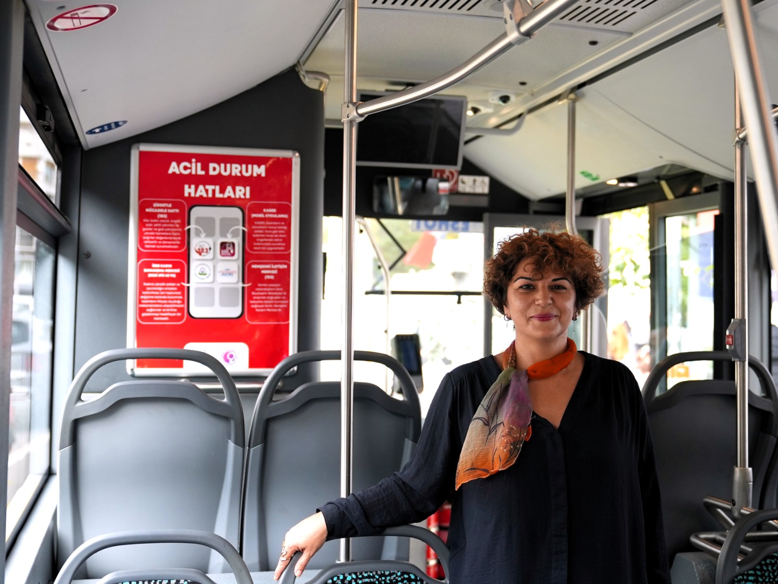 İzmir Büyükşehir Belediyesi, kadınların güvenli ulaşımı için yeni adım attı.