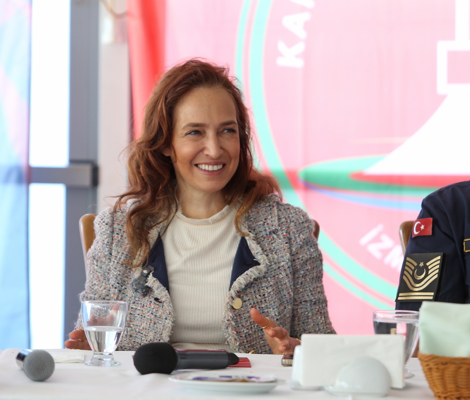 Karşıyaka Belediyesi, 19 Ekim Muhtarlar Günü’nde muhtarlarla bir araya geldi.