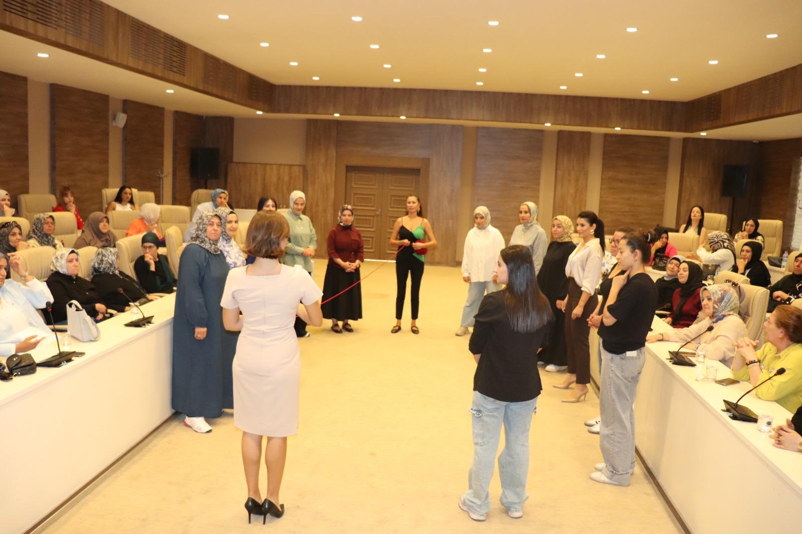 Batman ve Gaziantep’te işitme engelli kadınlara özel yaratıcı drama ile