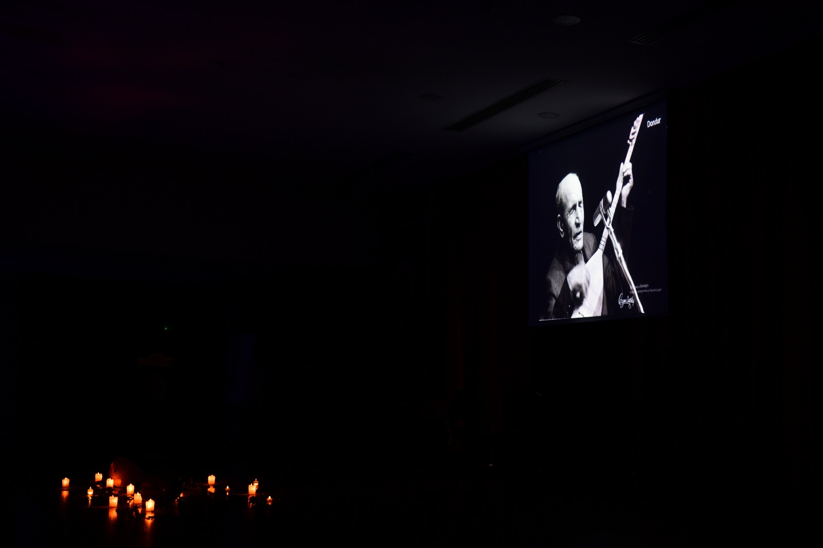 Çiğli Belediyesi, Aşık Veysel’i unutulmaz bir geceyle andı. Türküler, anılar