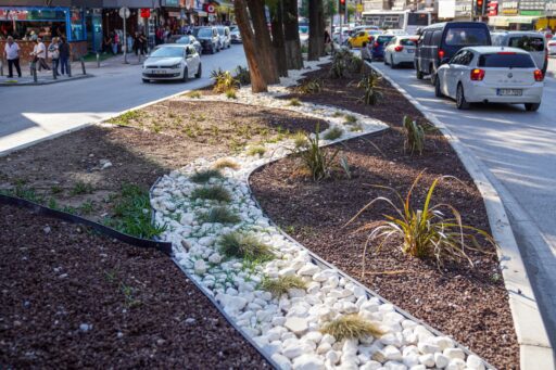 İzmir Büyükşehir Belediyesi, Buca Şirinyer'deki Beyazıt Aykut Parkı'nı baştan sona