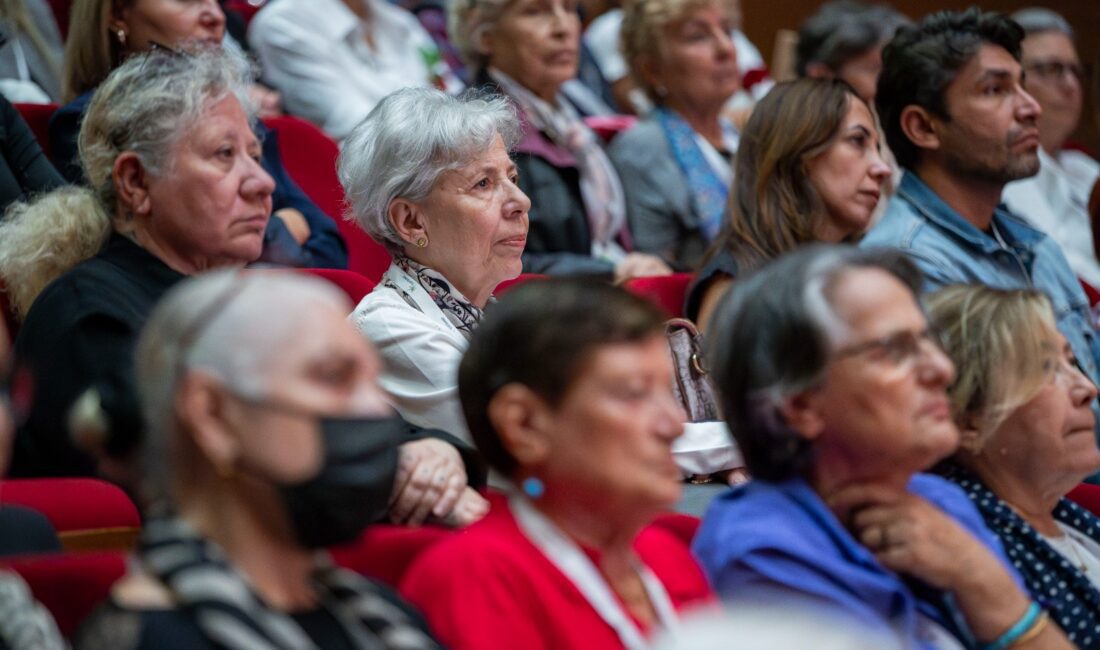 İzmir Büyükşehir Belediyesi ve Ege Geriatri Derneği iş birliğiyle “Yaş