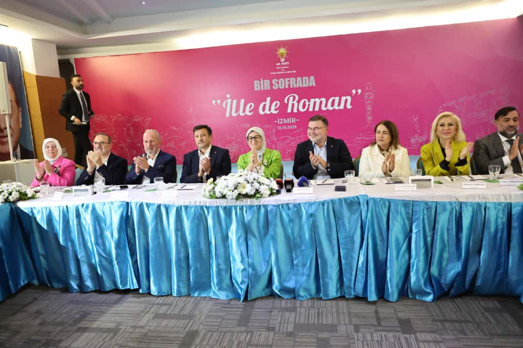 AK Parti Genel Başkan Yardımcısı Belgin Uygur’un ev sahipliğinde İzmir’de