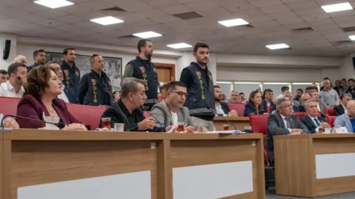 Aydın Büyükşehir Meclisi’nde çevik kuvvet destekli oturum yapıldı. CHP ve